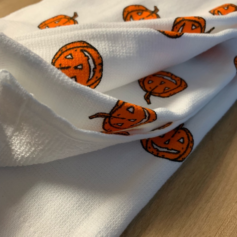 Rae Dunn “Trick Or Treat” LL Pumpkin 2PC Towel Set - Picture 6 of 8